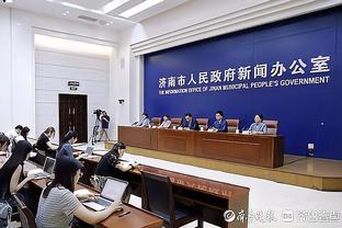 盛哲：为啥我们真正进攻时只剩10秒 最后为啥不犯规 最后战术给谁